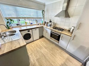 Kitchen- click for photo gallery